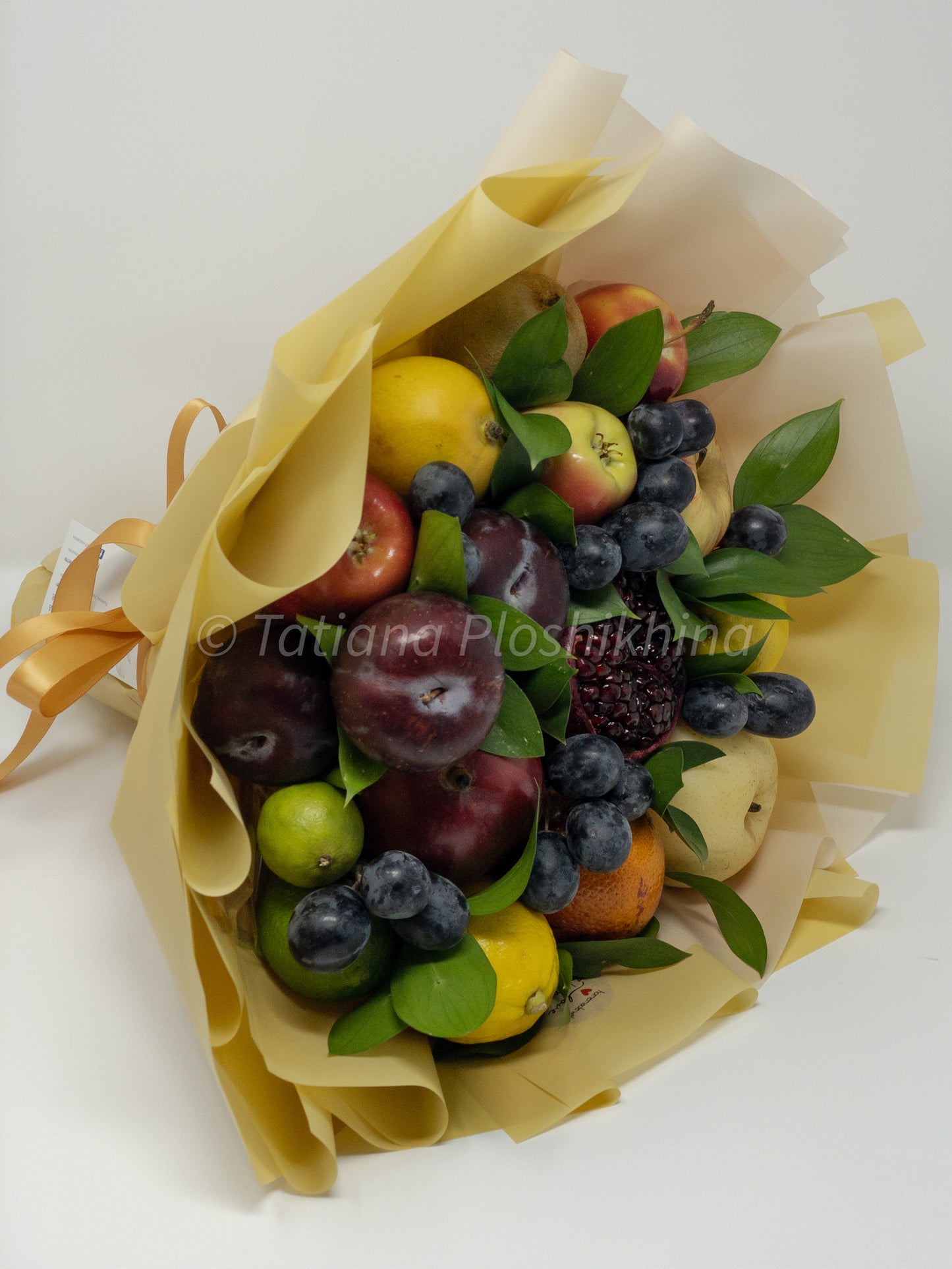 Pomegranate and fruits bouquet