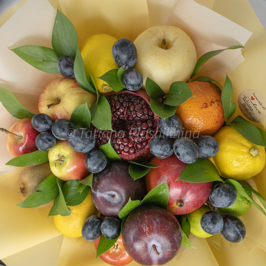 Pomegranate and fruits bouquet